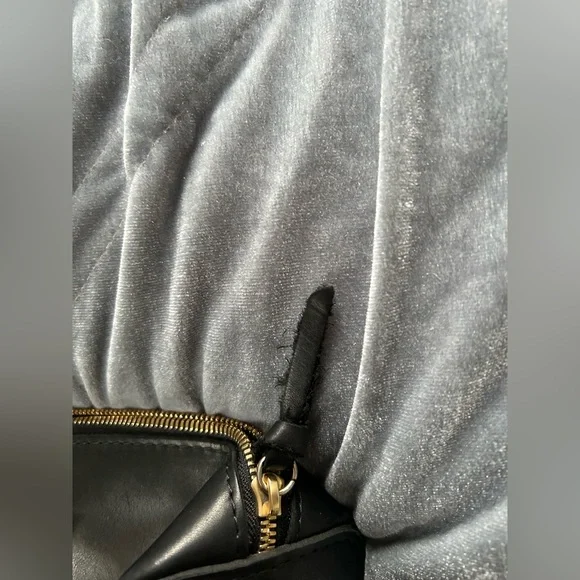 Portland Leather Women’s Black Crossbody Bag Blk - Picture 3 of 5